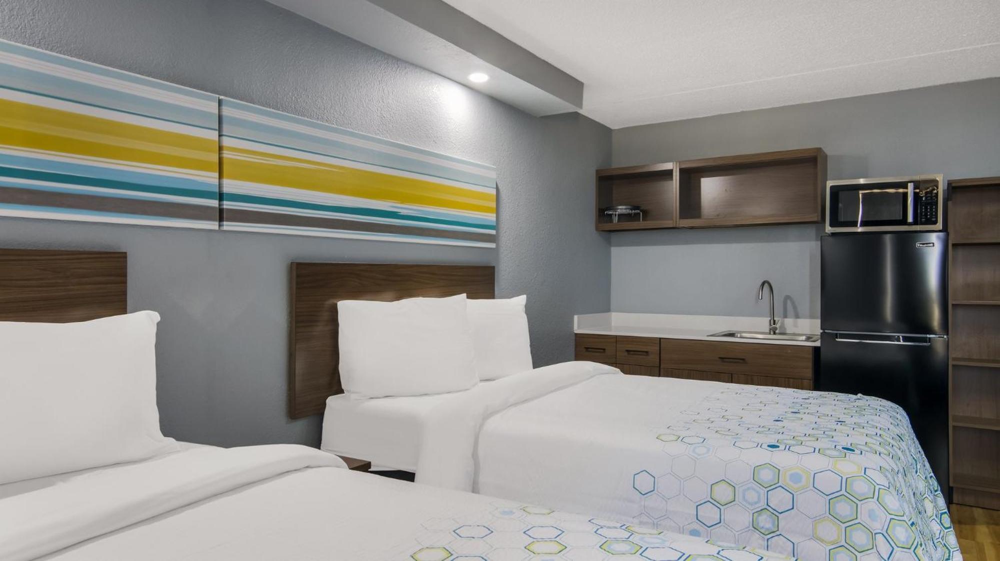 Hometowne Studios By Red Roof And Conference Center Chicago - N Aurora Naperville North Aurora Ngoại thất bức ảnh