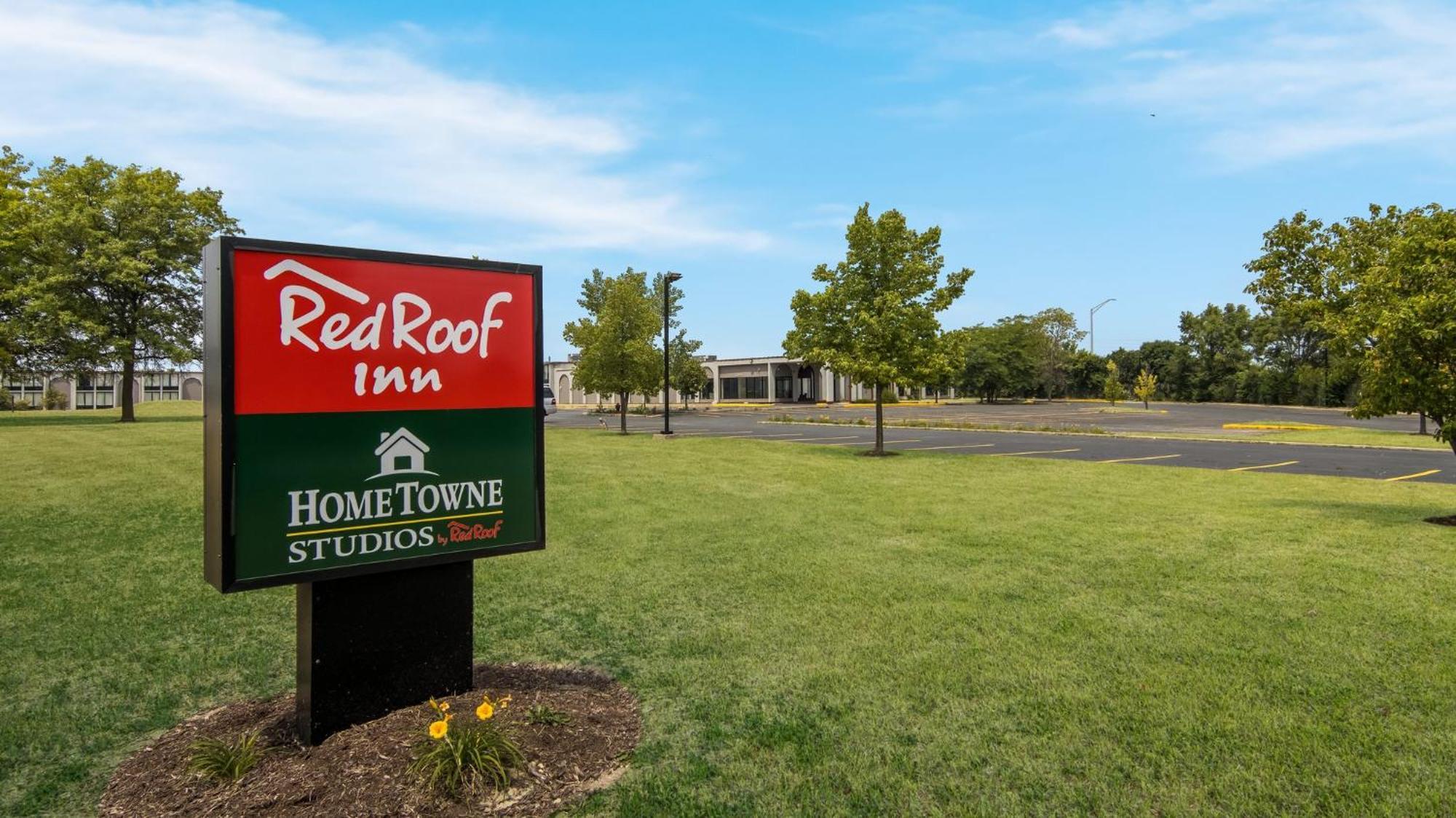 Hometowne Studios By Red Roof And Conference Center Chicago - N Aurora Naperville North Aurora Ngoại thất bức ảnh
